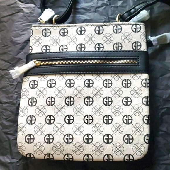 Giani Bernini NWOT Signature Crossbody - Picture 5 of 15